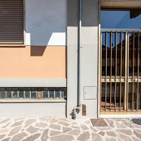 Guesthost - Casa Bina Апартаменты *