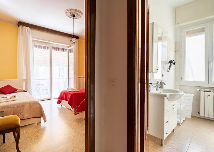 Apartment Guesthost - Casa Bina La Spezia