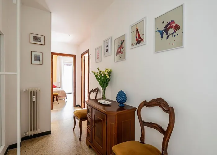 Guesthost - Casa Bina Apartment La Spezia