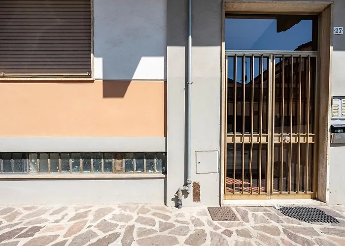 Guesthost - Casa Bina Apartment *